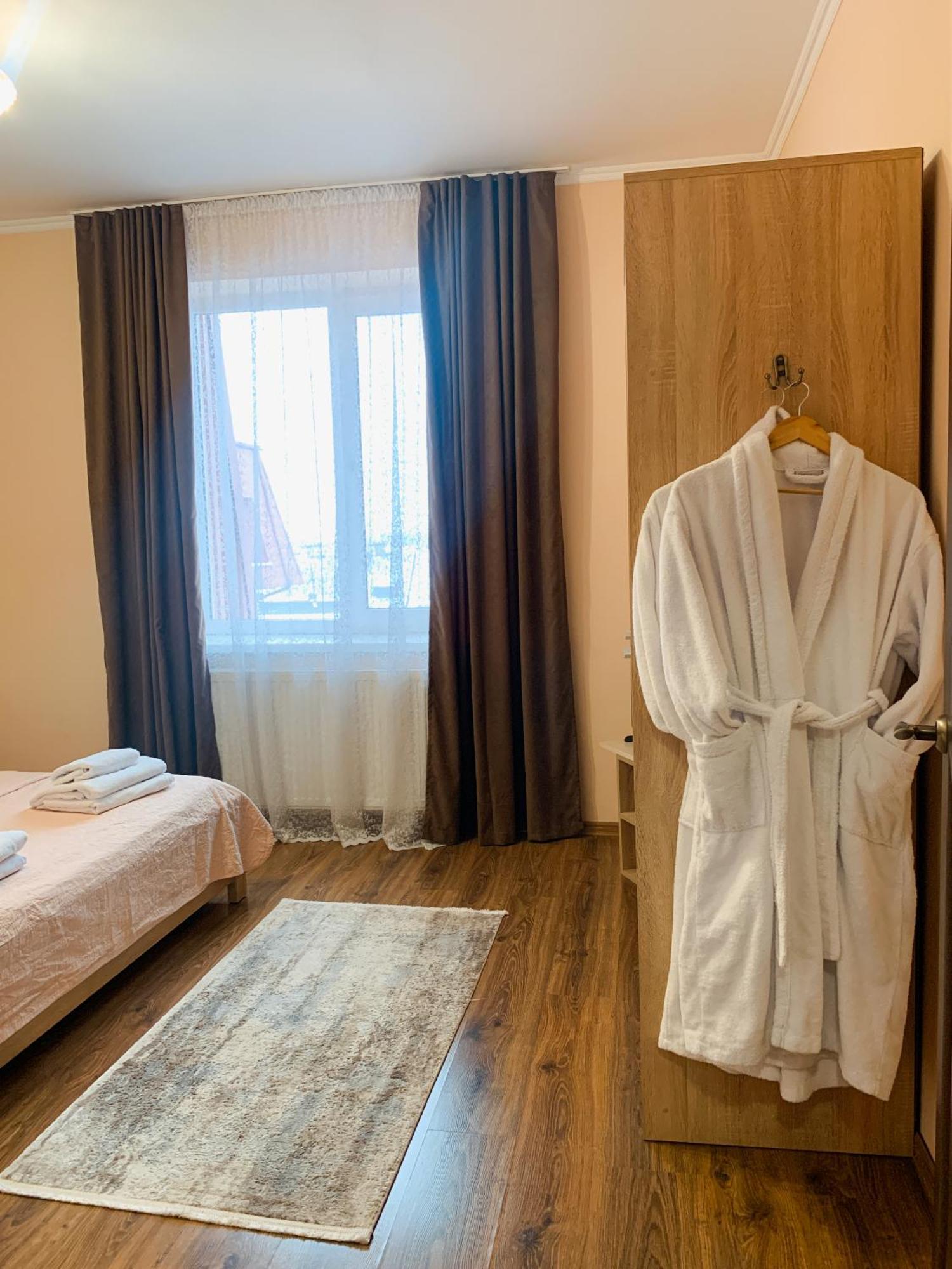 Apartments Domovik Parkaniya, 2A 무카체베 외부 사진